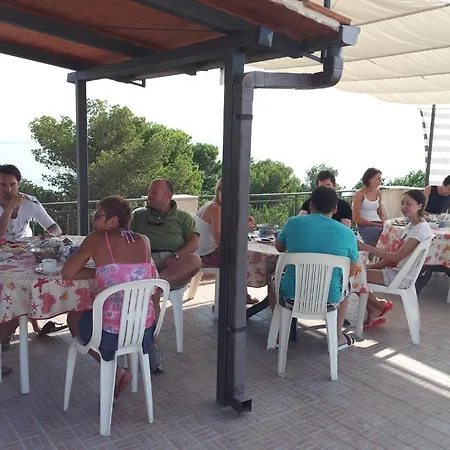 La Caletta Bed & Breakfast 3*
